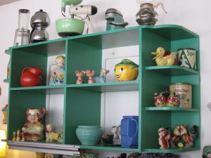 Knick knack shelf