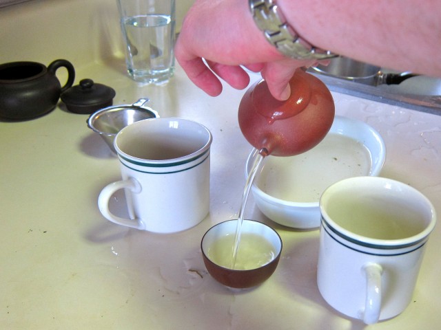 Pouring the first infusion