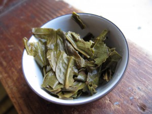 Used pu-erh leaves