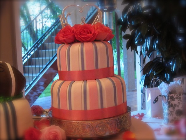 Fade edge wedding cake