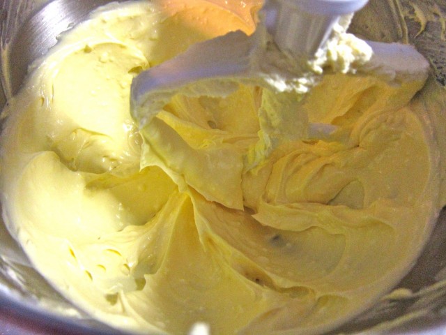 Glossy buttercream