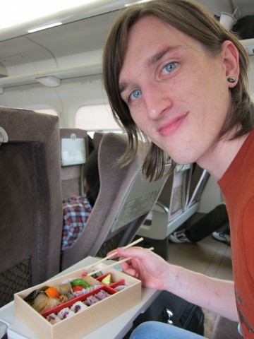 Jeff eating bento