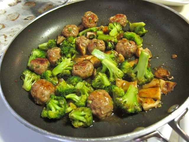 Making sweet and sour pork meatballs