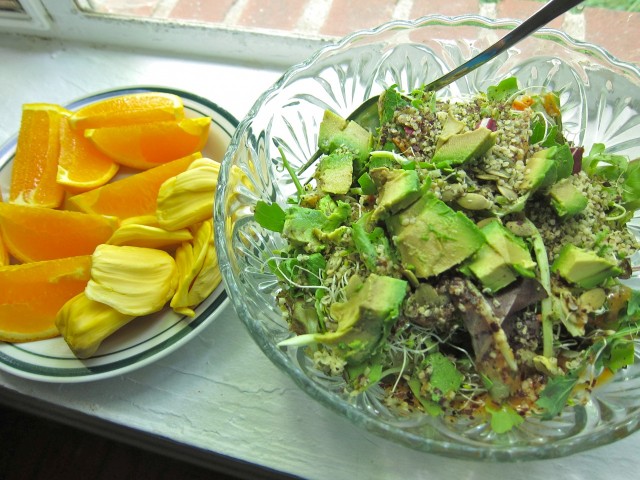 Salad with orange and jackfruit