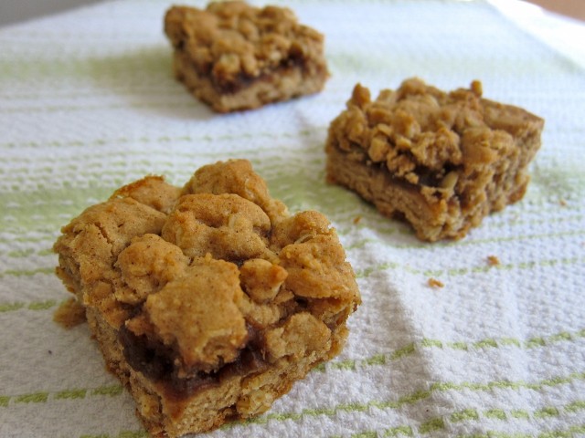 Apple butter oat bars