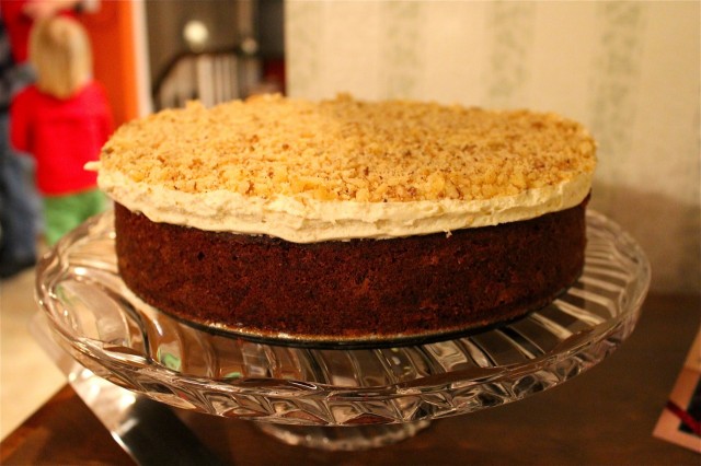 Carrot cake with honey and clementine