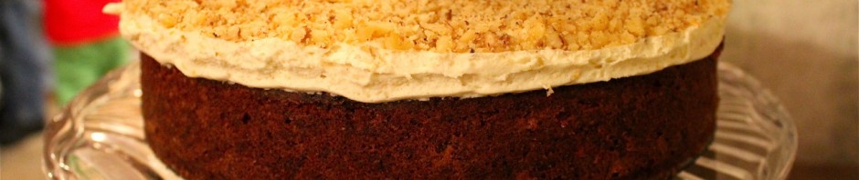 Carrot cake with honey and clementine