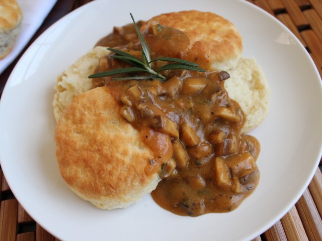 Biscuits with shiitake gravy