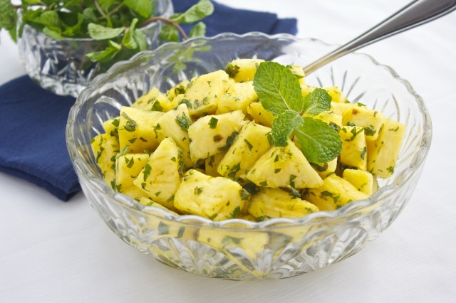 Pineapple with Lime and Mint